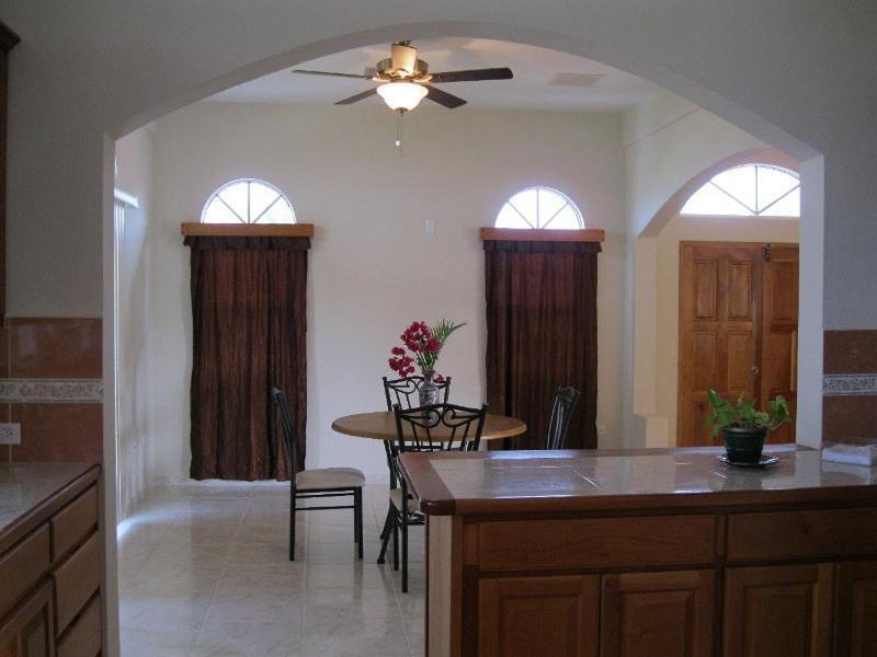 Villa San Juan Belmopan Exteriör bild